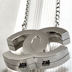 CHANELBeaute VIP Gift Makeup Bag - Silver Logo Necklace + dust bag